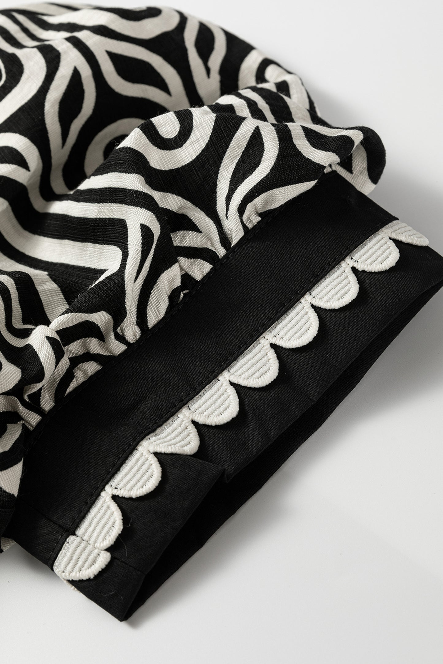 Black Geometric Print Contrast Scallop Color Block Patchwork Short Sleeve Blouse