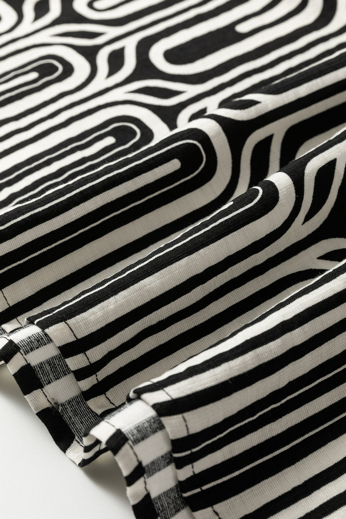 Black Geometric Print Contrast Scallop Color Block Patchwork Short Sleeve Blouse